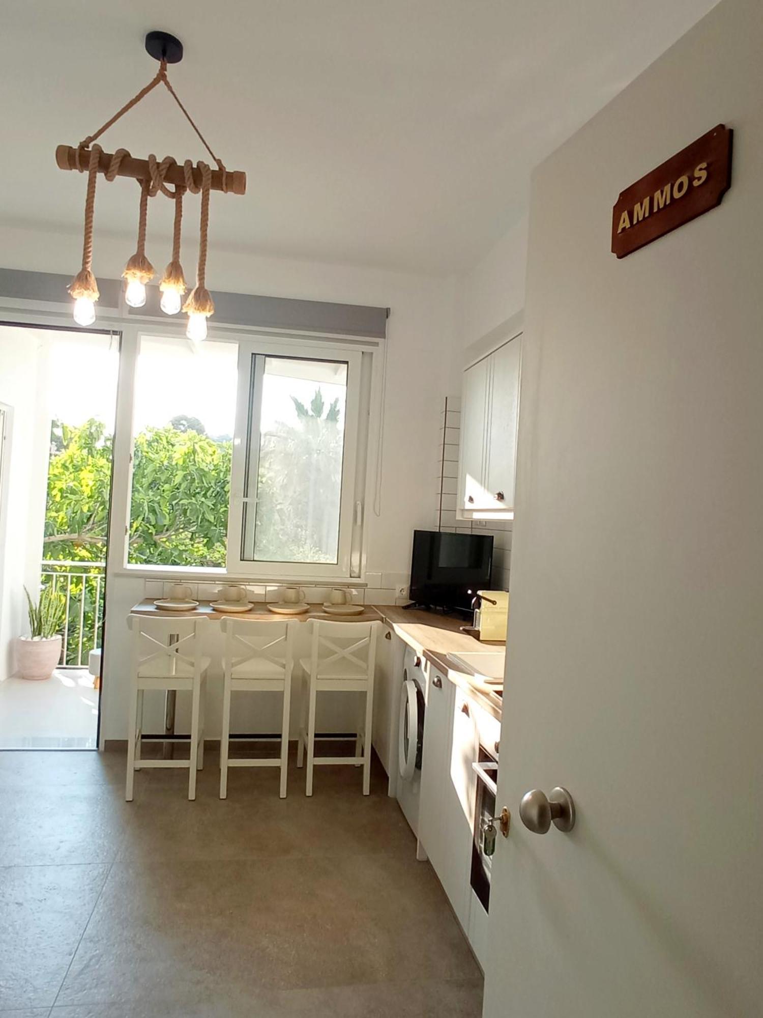 Summer Feel Suites Poros Town Exterior foto